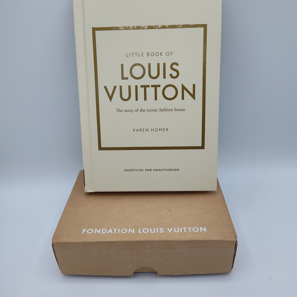 Louis Vuitton Fondation Museum Playing Cards Gift Set NIB SEALED - Picture 5 of 5
